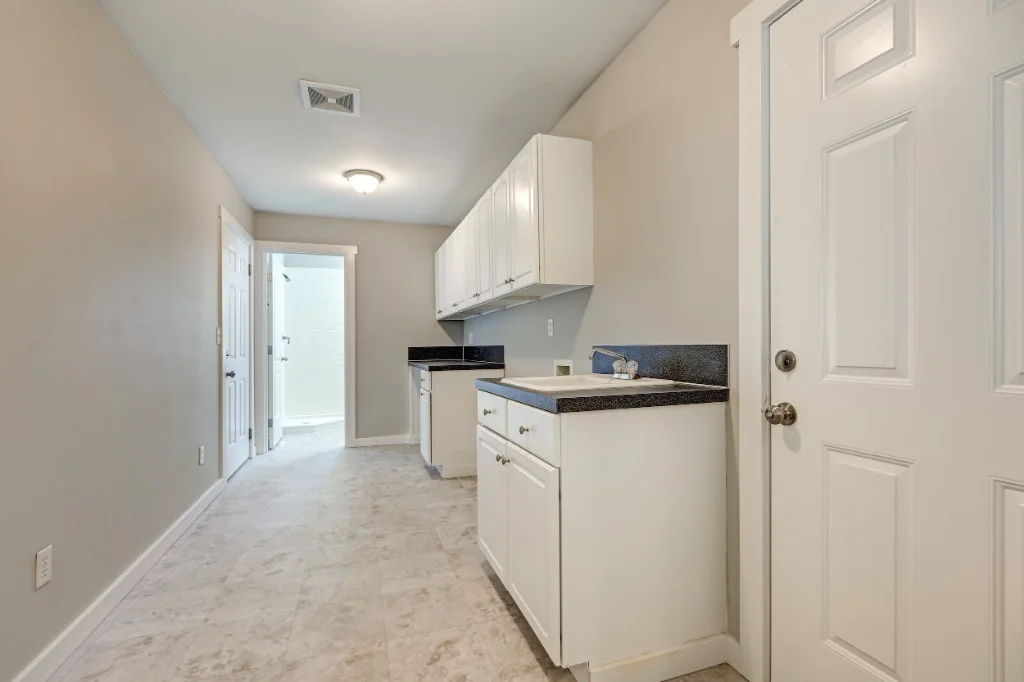 Trim, Doors & Ceilings Painting